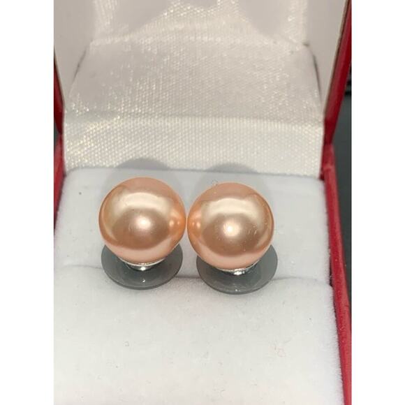 Vintage Monet Feminine Simple Faux Pink Pearl Stud Earrings - Picture 1 of 4